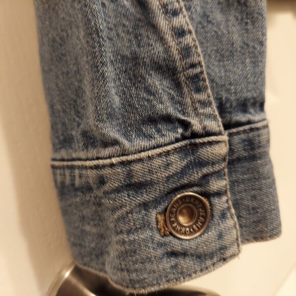 DKNY Women's Fitted Jean Denim Jacket Blue Washed Size Small Fitted - Picture 6 of 8